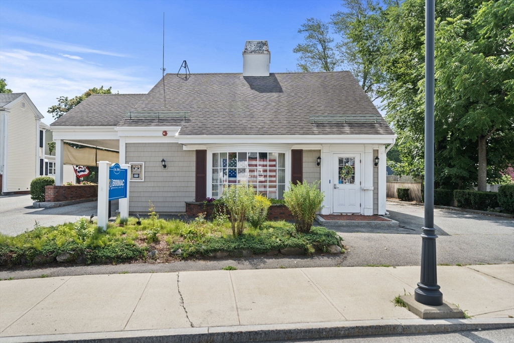תמונה של הנכס: 10 W Main St, Merrimac