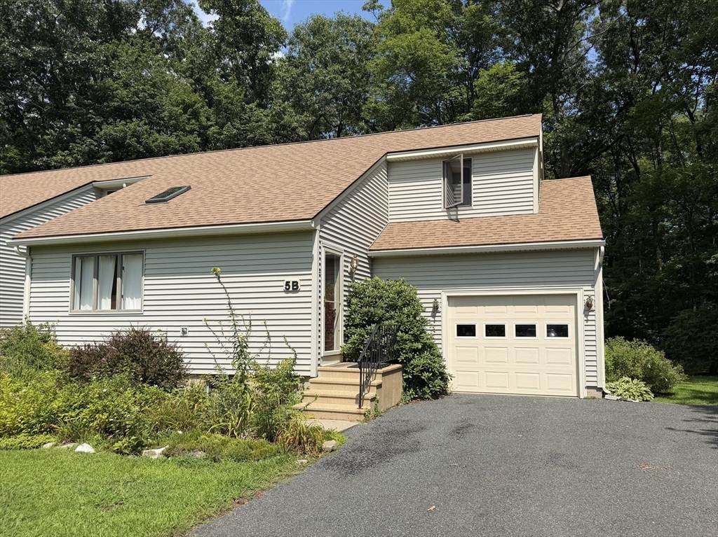 תמונה של הנכס: 5 Meadow Oak Ln #B, Deerfield