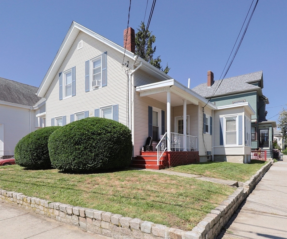 תמונה של הנכס: 104 Grove Street, Fall River