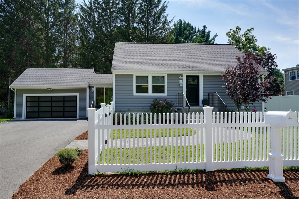 房源照片：1 CHARLESGATE ROAD, Hopedale