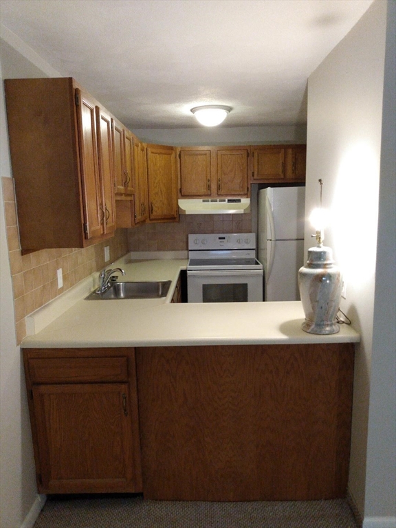 房源照片：616 Boston Post Rd E #7, Marlborough