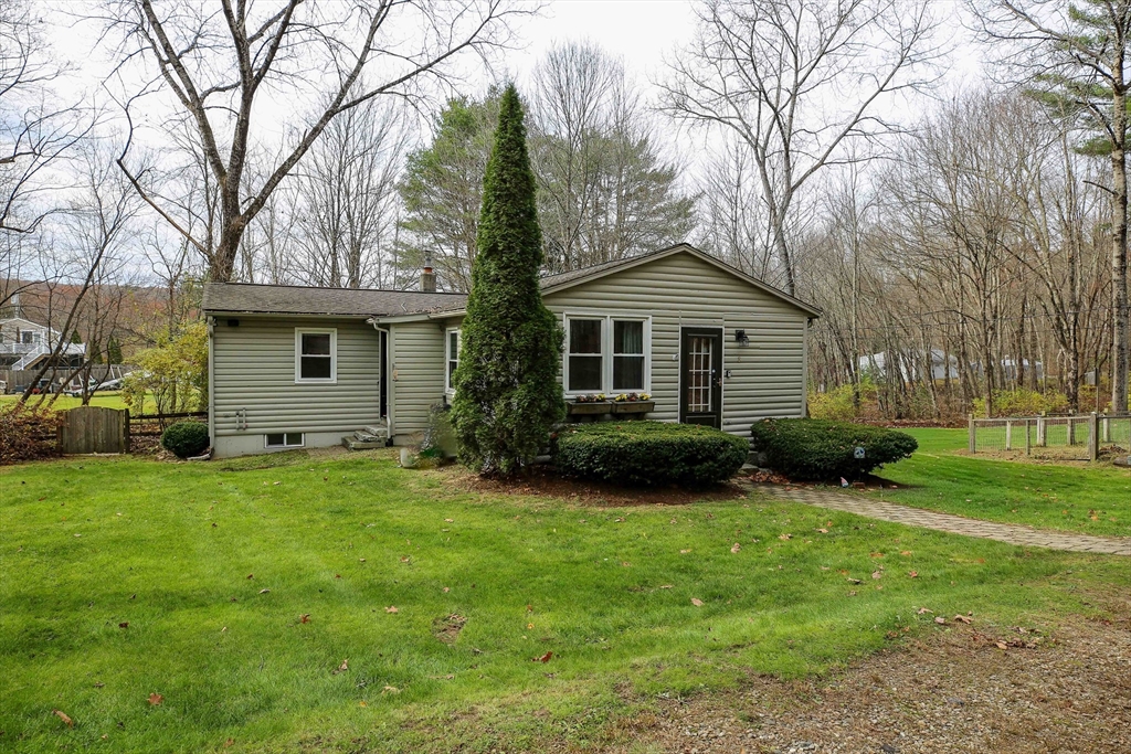 תמונה של הנכס: 8 Juniper St, West Brookfield
