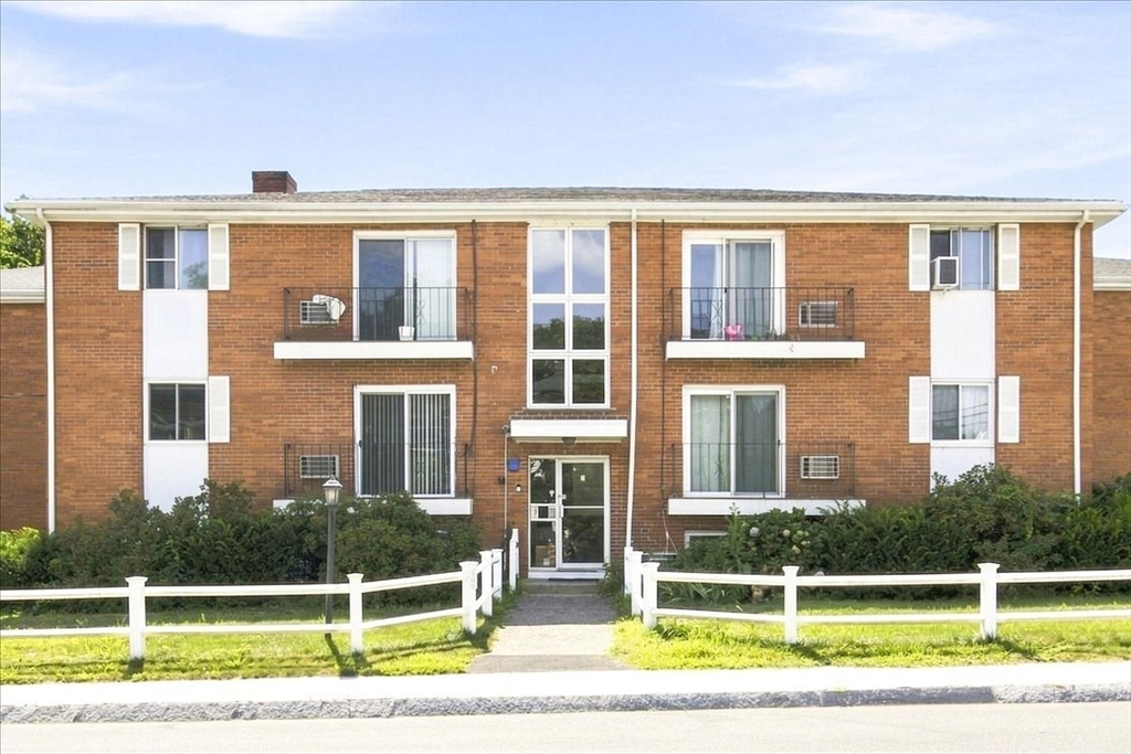 房源照片:7 Endicott Street #3, Norwood