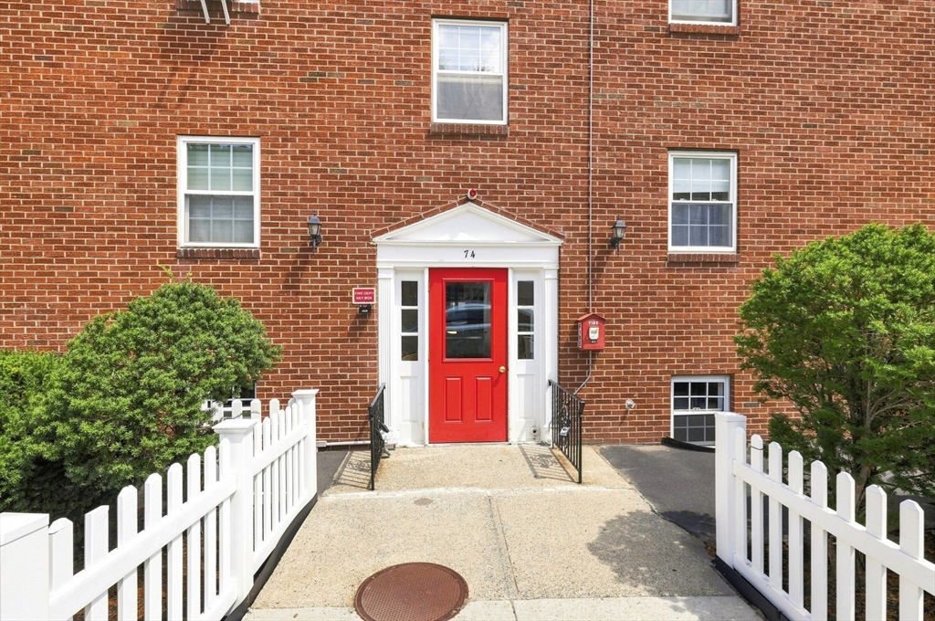 74 Springvale Ave #1, Chelsea