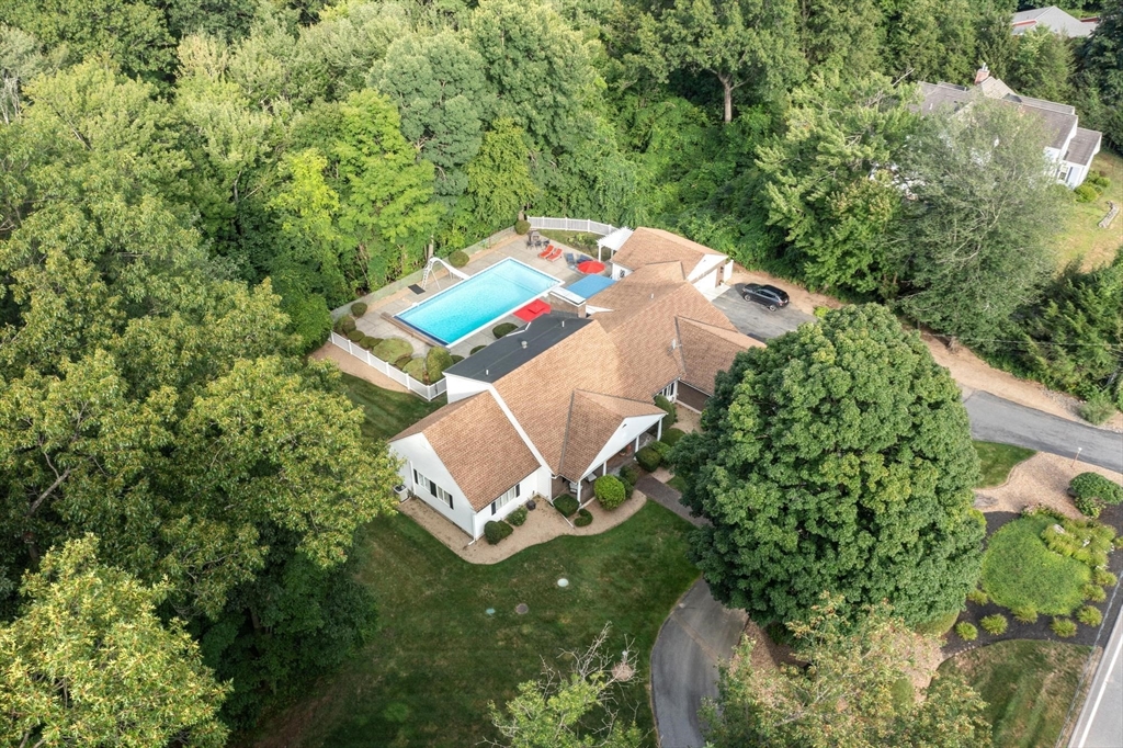 תמונה של הנכס: 905 West St, Leominster