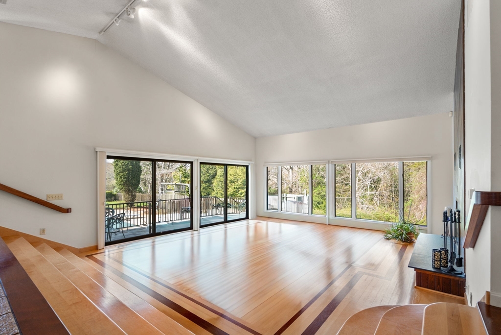 房源照片：16 Wadsworth Ln, Dartmouth