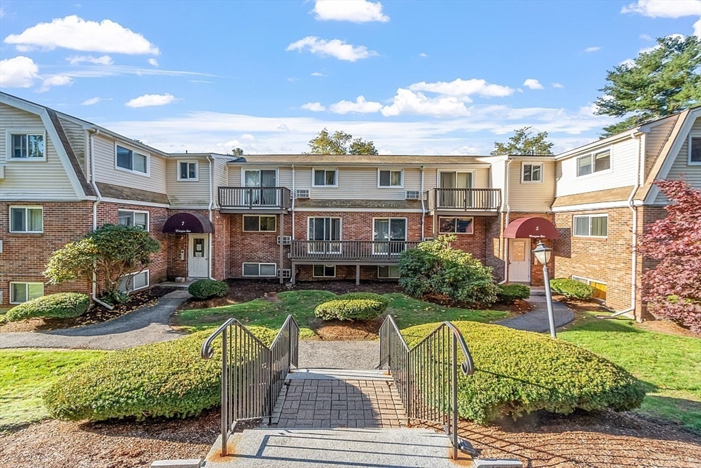 房源照片:5 Wampus Ave #`4, Acton
