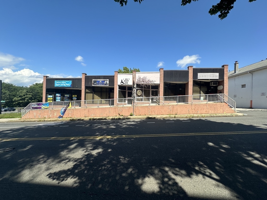 תמונה של הנכס: 141 E Main St, Chicopee