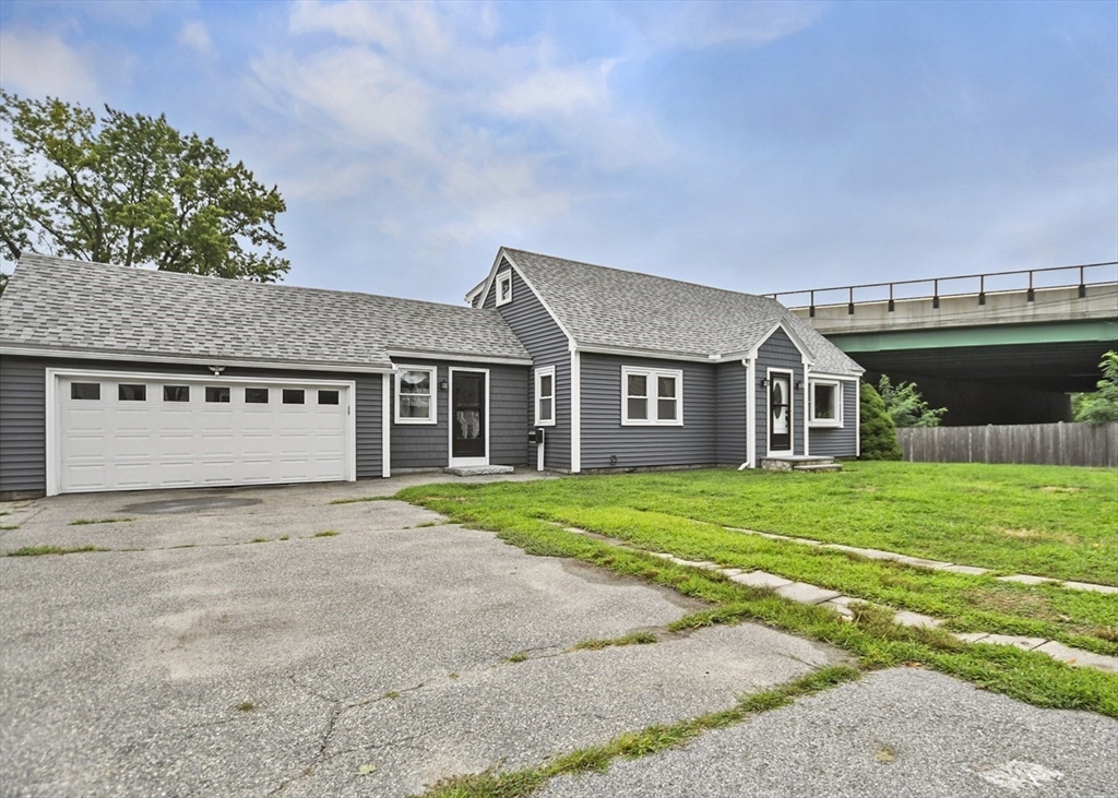 תמונה של הנכס: 1070 Riverside Dr, Methuen