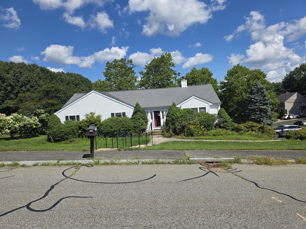 房源照片：92 Rosemary Rd, North Attleboro