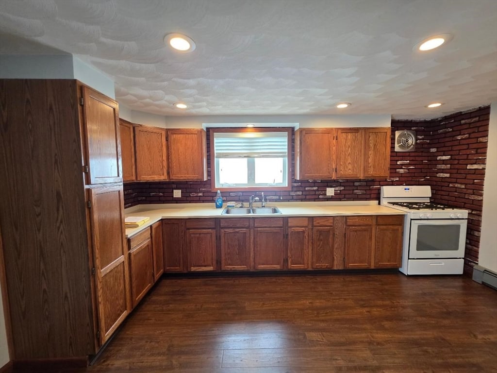 房源照片：213 DWELLY STREET #1, Fall River