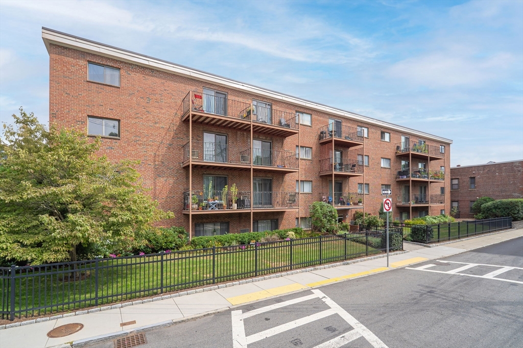 תמונה של הנכס: 26 Waverly St #405, Boston