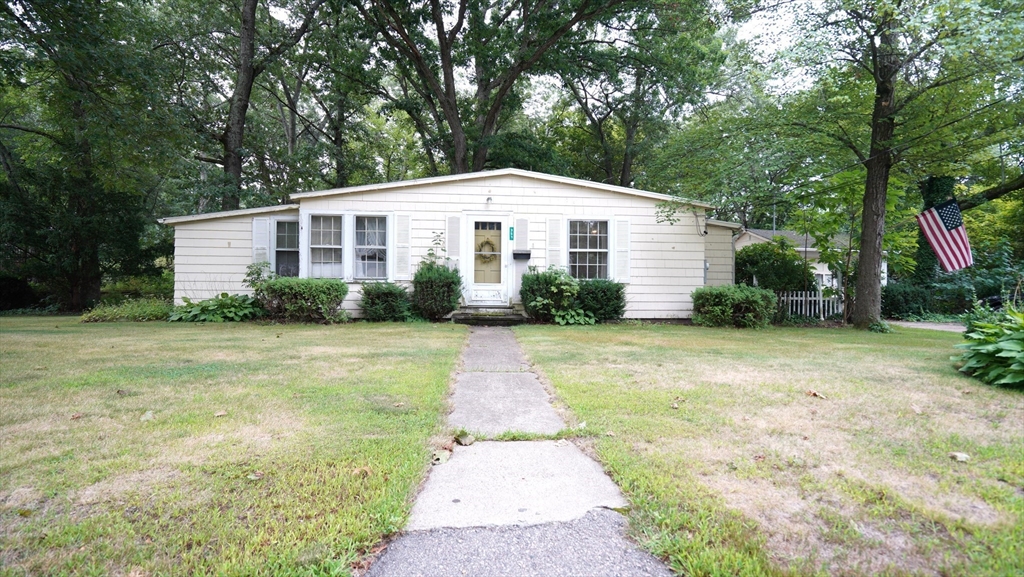 房源照片：351 Towne St, North Attleboro