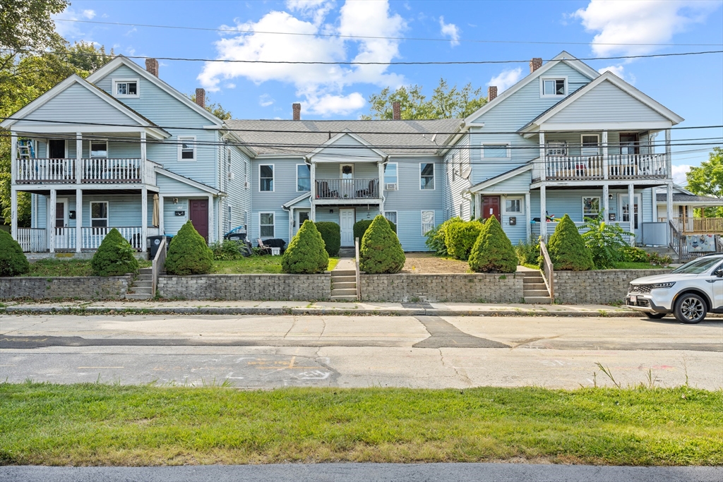 房源照片：102 Sayles Street, Southbridge