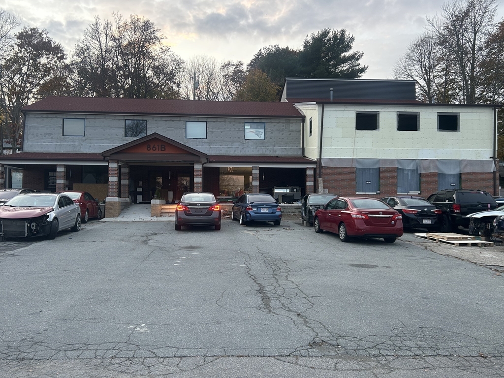 房源照片：861B Ashley Blvd, New Bedford