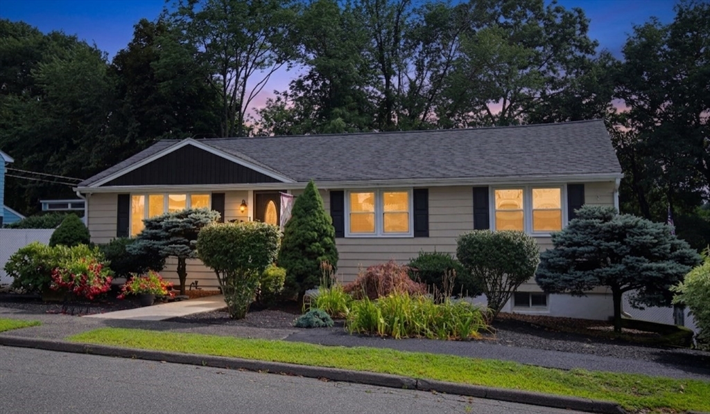 תמונה של הנכס: 1 Biscayne Ave., Saugus
