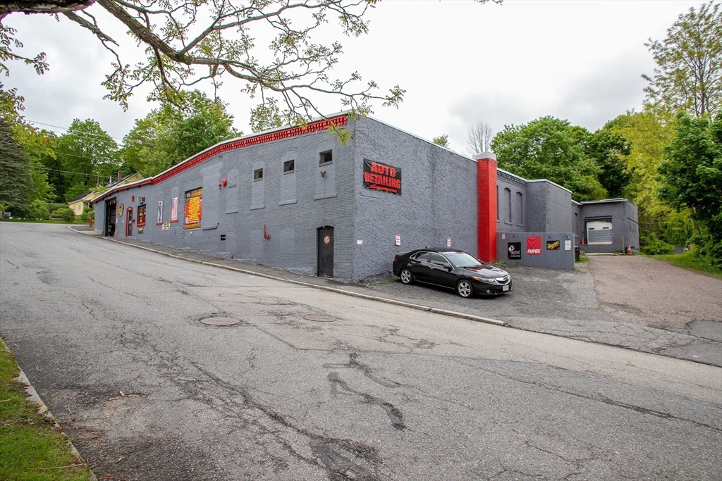 תמונה של הנכס: 17 Simonds Rd, Fitchburg