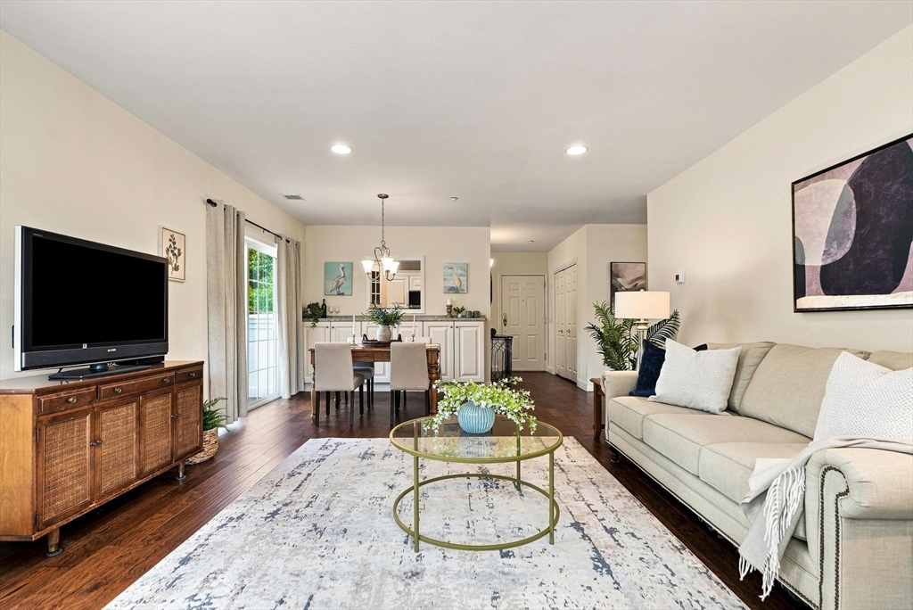 房源照片:2201 Briarwood Village #2201, Clinton