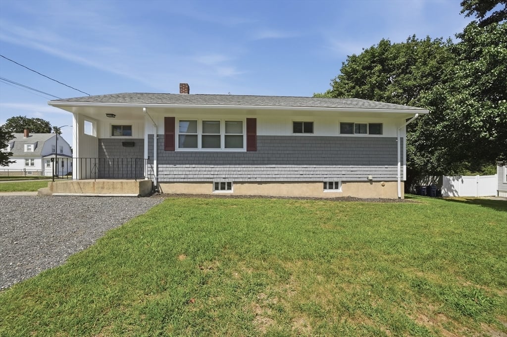 房源照片：2228 Acushnet Ave, New Bedford