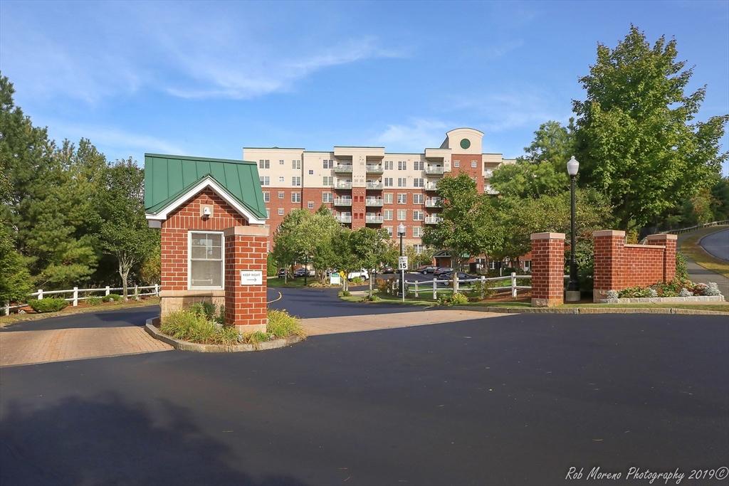 תמונה של הנכס: 38 Village Road ##614, Middleton