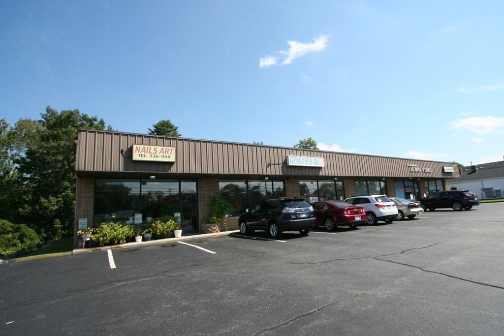房源照片：1448 Fall River Ave, Seekonk