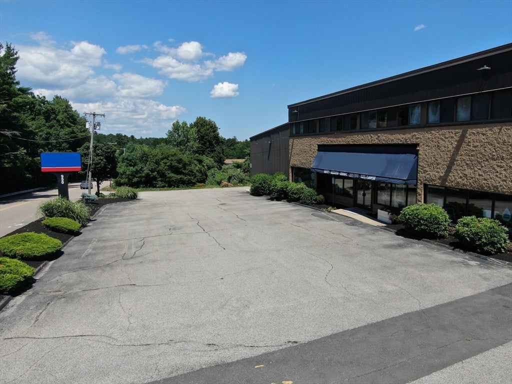 תמונה של הנכס: 950 Chestnut St, Franklin