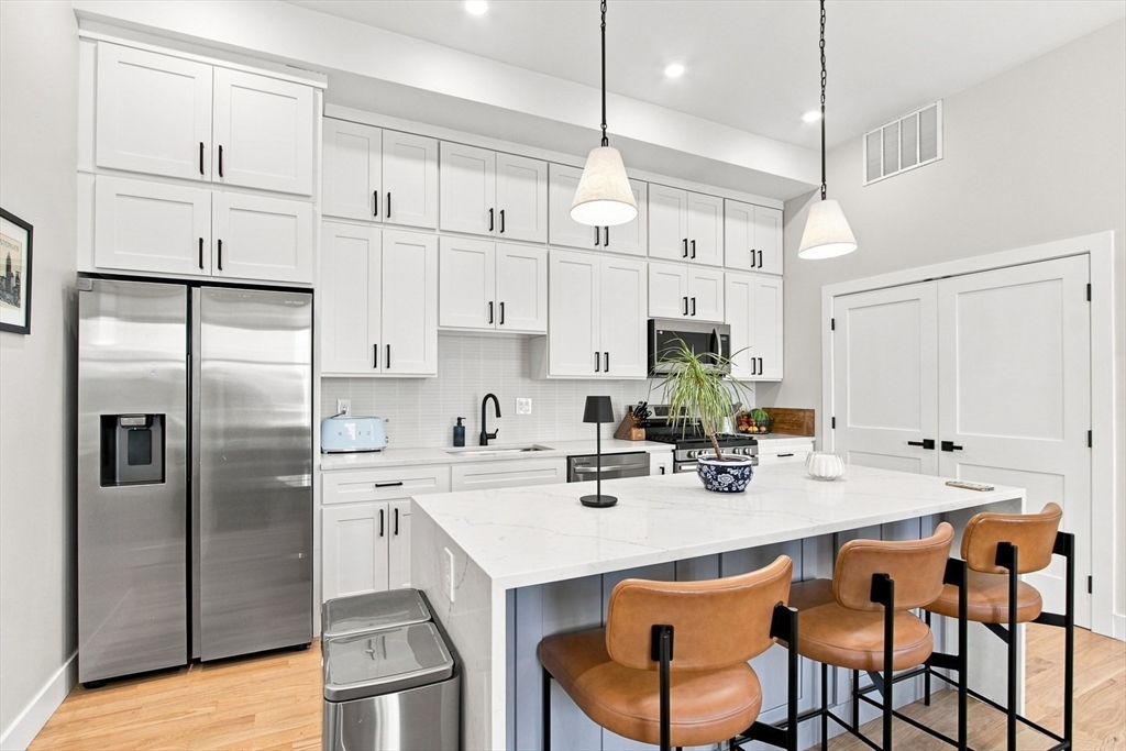 房源照片:152 Marion Street #3, Boston
