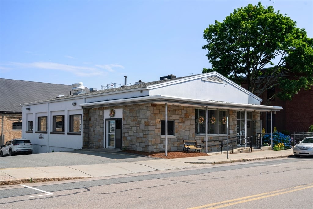 תמונה של הנכס: 157 Central St, Norwood