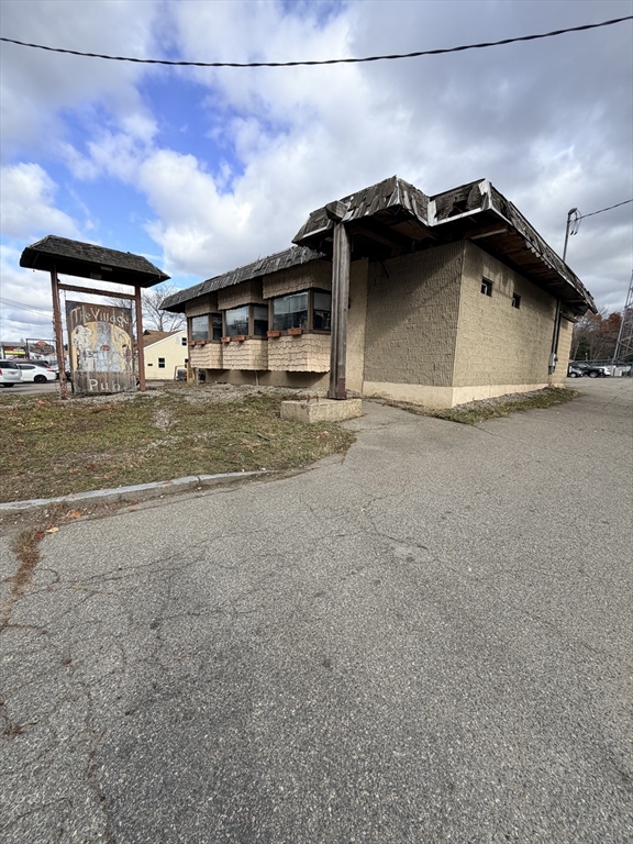 תמונה של הנכס: 1272 Washington St, Stoughton