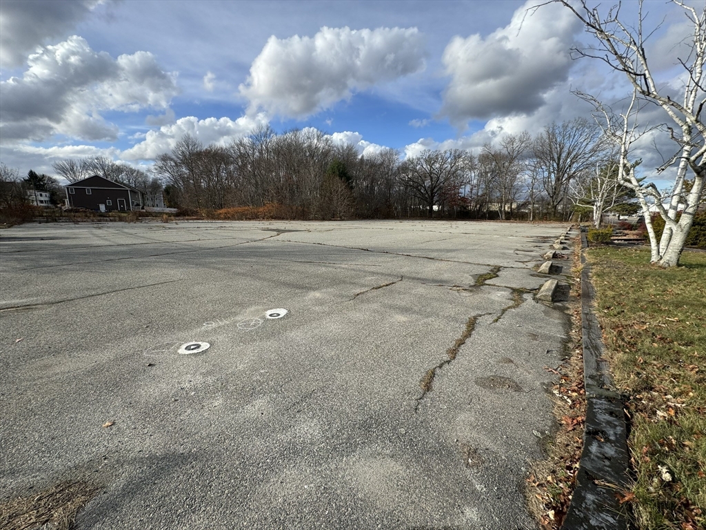 房源照片:400 ONeil Blvd., Attleboro