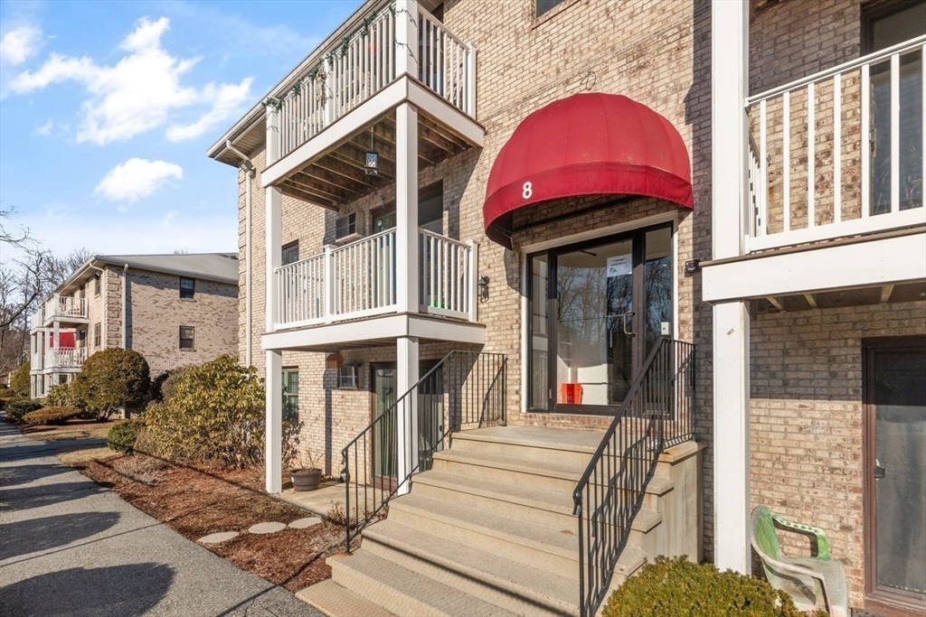 תמונה של הנכס: 8 Kenmar Drive #72, Billerica