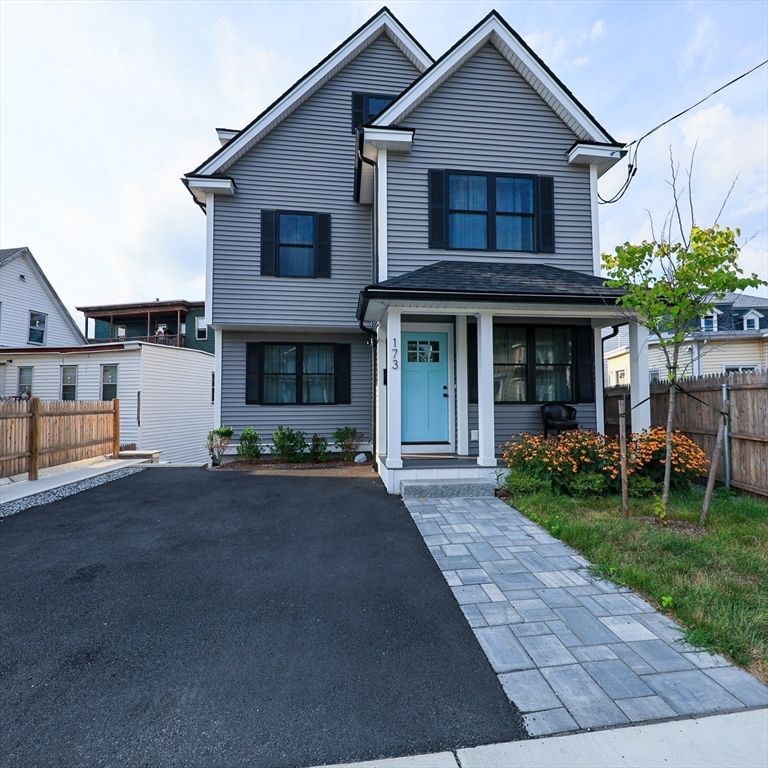 תמונה של הנכס: 173 Westford St, Lowell