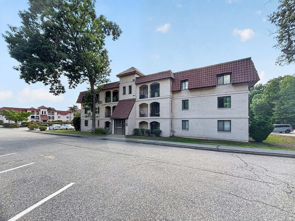 房源照片：685 Oak St #21-9, Brockton