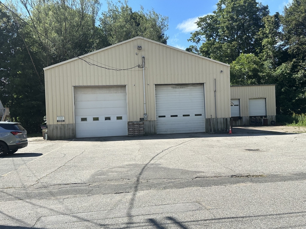 房源照片：15 Maple, North Brookfield