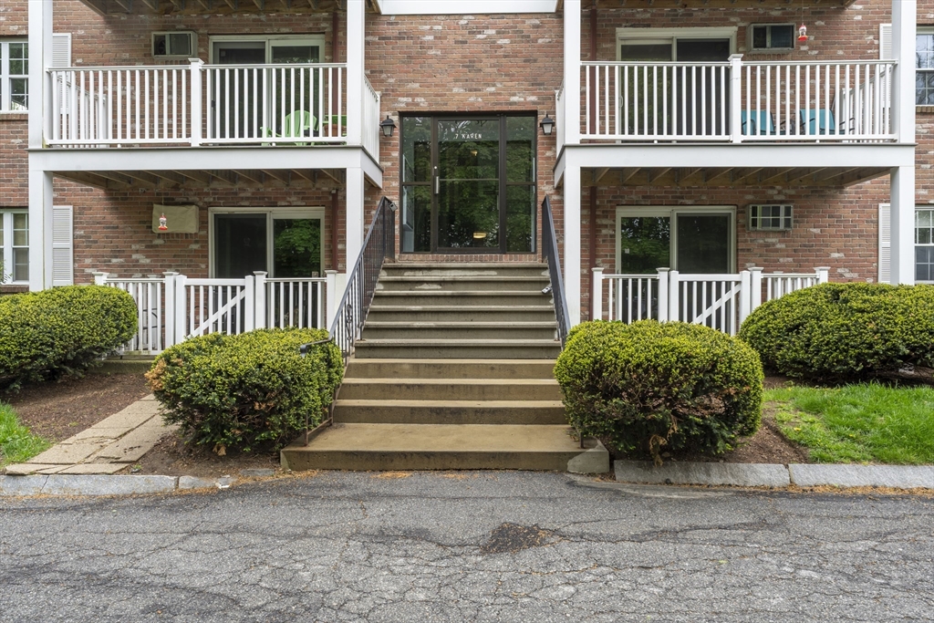 תמונה של הנכס: 7 Karen Circle #2A, Billerica