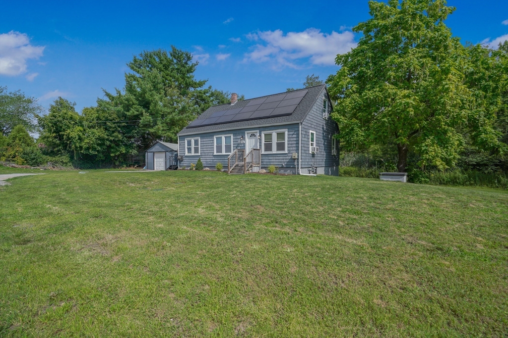 房源照片：1894 Fall River Avenue, Seekonk