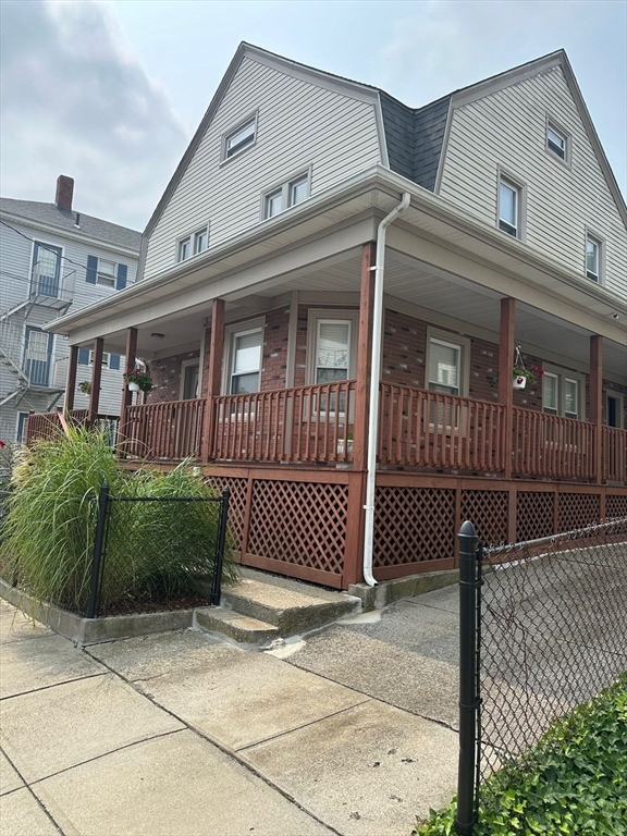 房源照片：282 Orange Street #1, Fall River