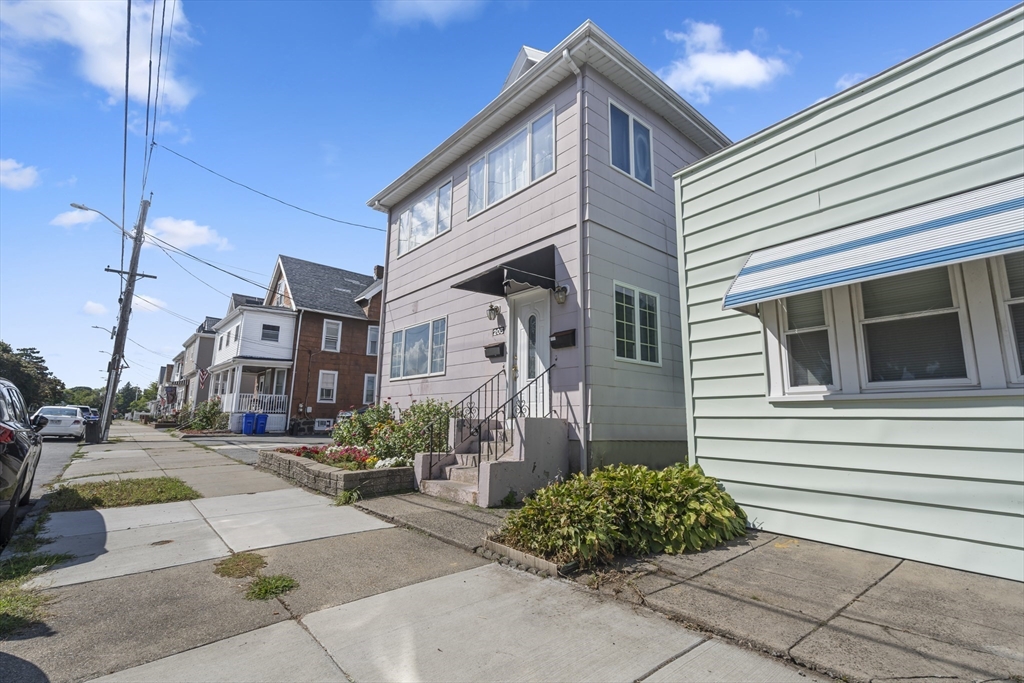 房源照片：205 Emerald Street #A, Malden