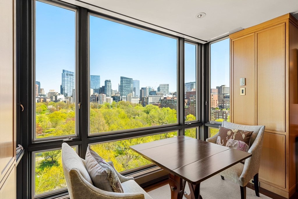 תמונה של הנכס: 2 Commonwealth Ave #14-B, Boston