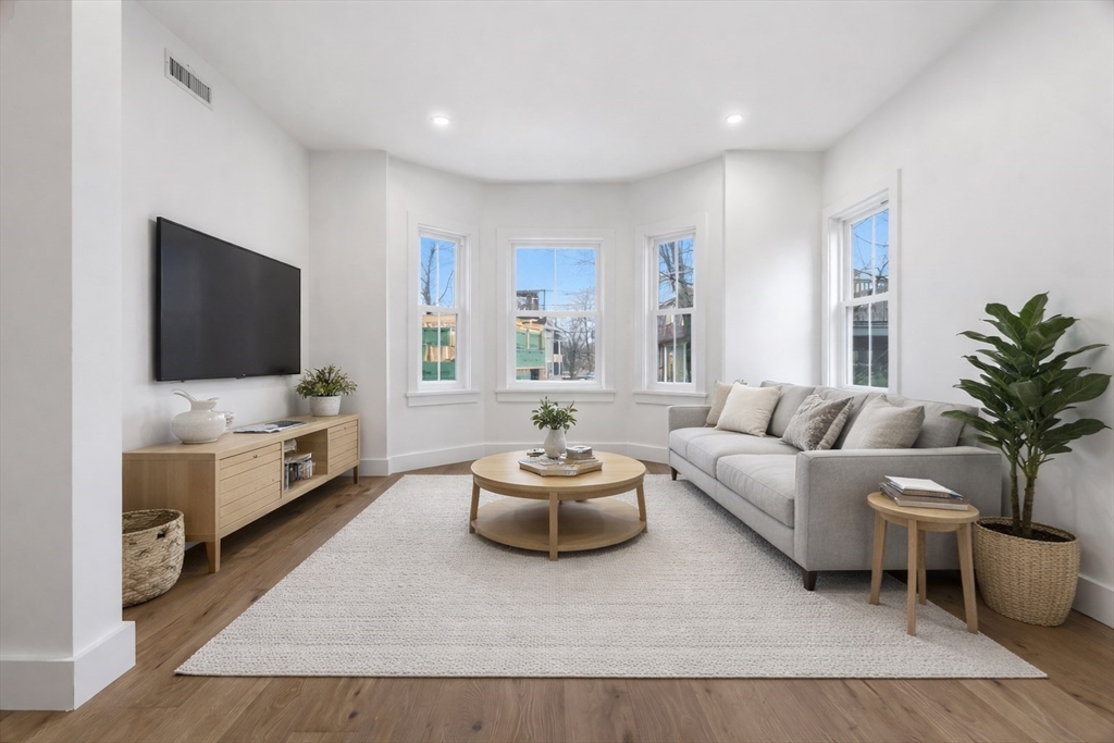 房源照片：79 A Sheridan Street #2, Boston