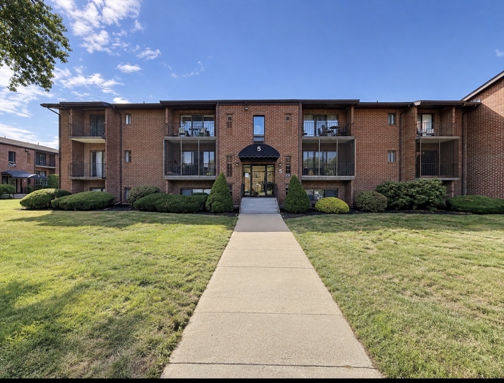 תמונה של הנכס: 221 Oak Street #5-21, Brockton