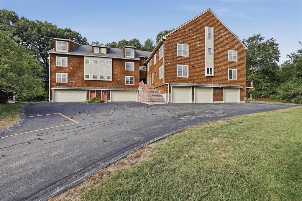 תמונה של הנכס: 7 Stephen Lane Drive #7, Bedford