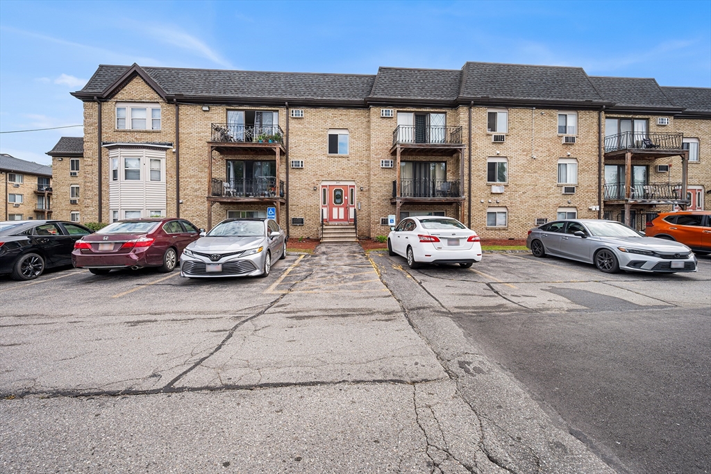 תמונה של הנכס: 347 Pawtucket Blvd #3, Lowell