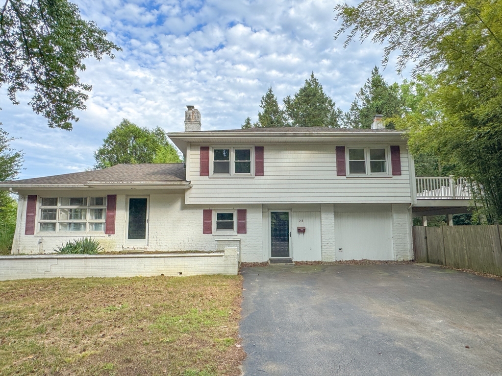 תמונה של הנכס: 28 Hill Top Dr, Warwick