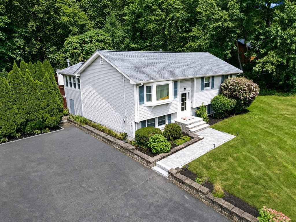 房源照片：71 Martha Ave, Tewksbury