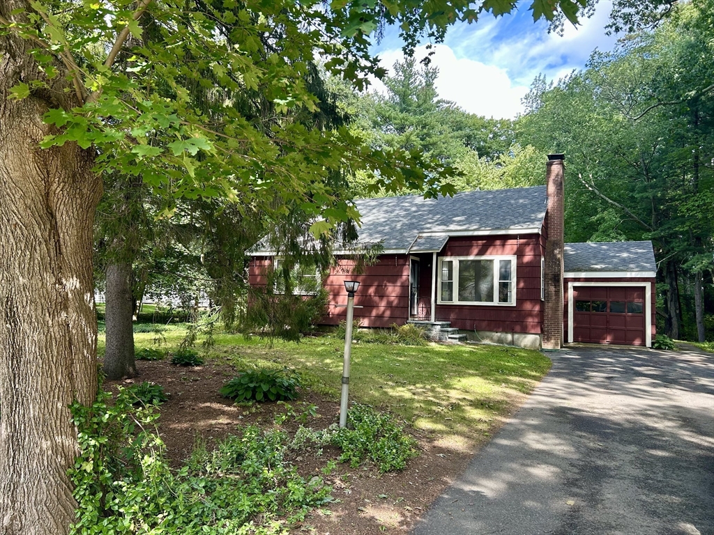 תמונה של הנכס: 272 Laws Brook Rd, Concord