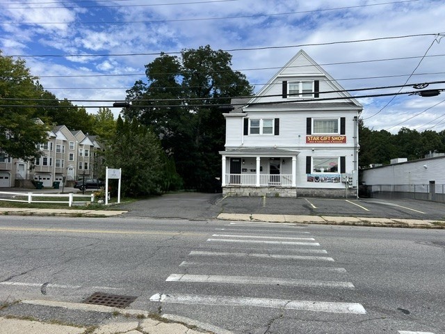 房源照片:1535 Middlesex Street, Lowell