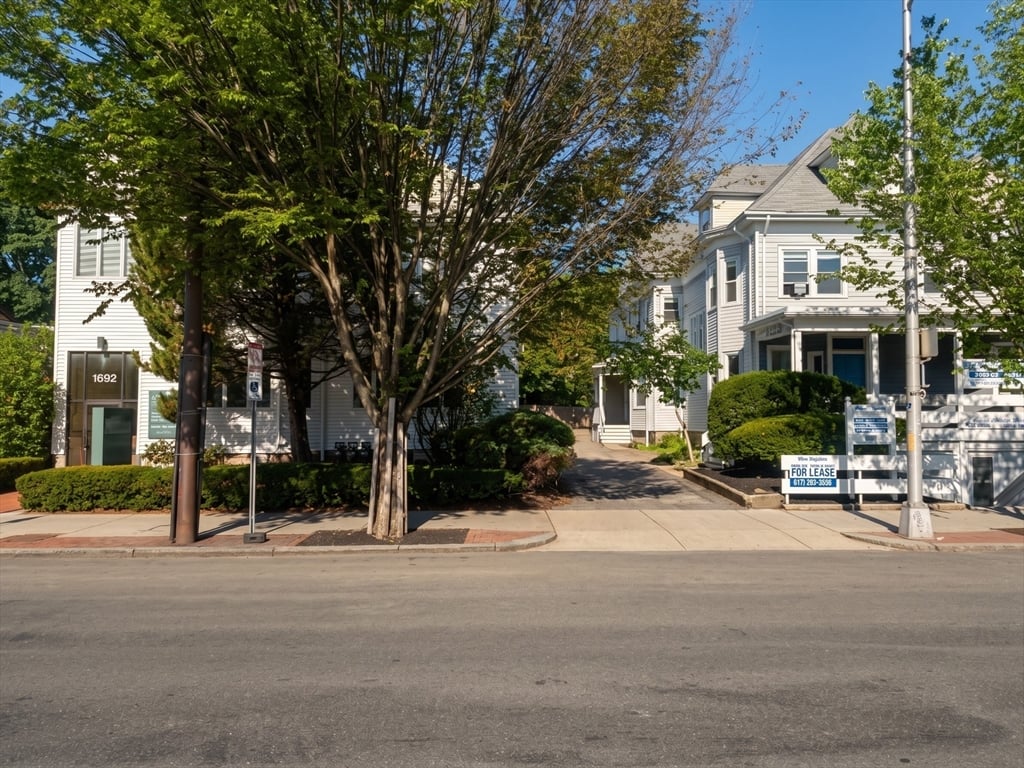 房源照片：1696 Massachusetts Ave #4, Cambridge