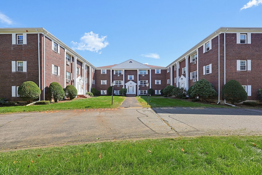 תמונה של הנכס: 130 Parker St #L4, Acton
