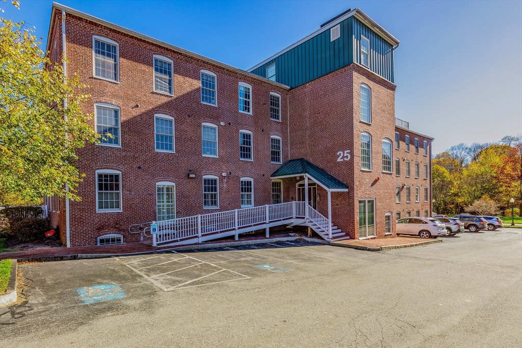תמונה של הנכס: 25 Cedar St #3, Amesbury